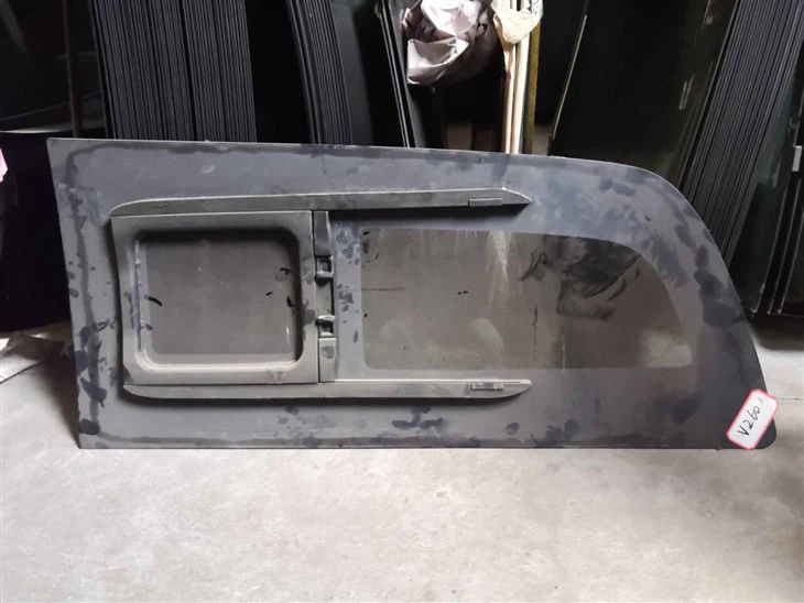 For Side Window Glass Mercedes-Benz W447/V260